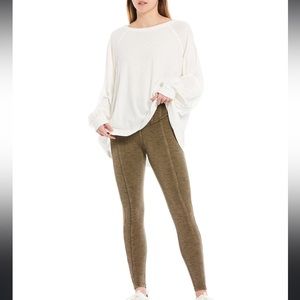 FP MOVEMENT She’s Everything Yoga Long sleeve shirt